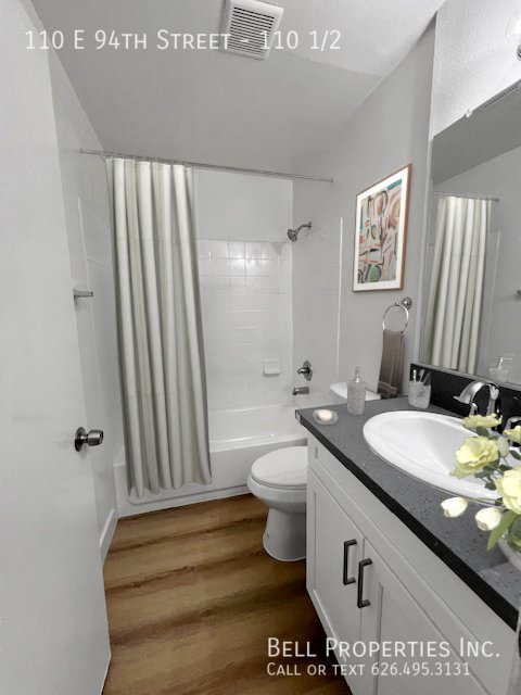 Duplex Comfortable Living in a Convenient Los Angeles Location property image