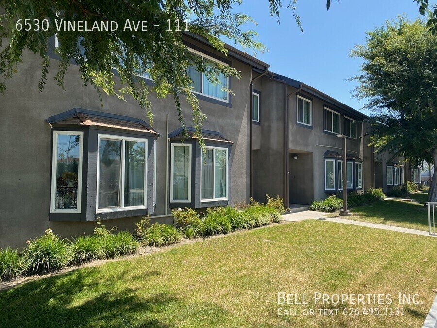 Spacious 4x2.5 Townhouse with Washer and Dryer Hookups property image